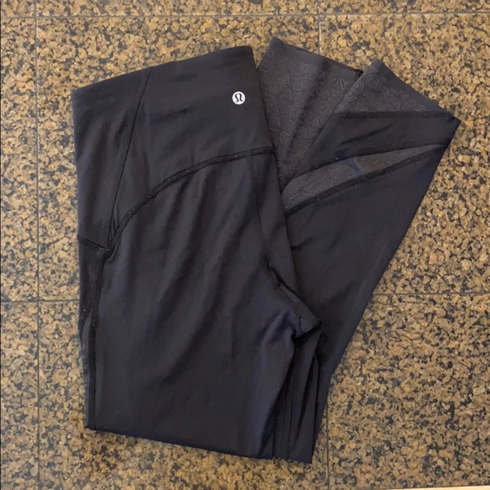 Lululemon Size 8 Strength & Sweat Crop 23”
